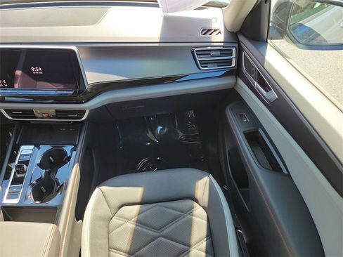 Certified 2025 Volkswagen Atlas Peak Edition SE image 18