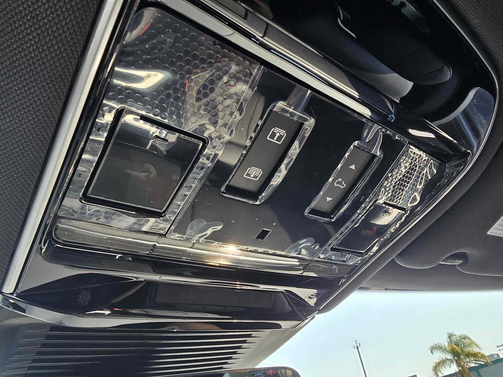 New 2025 Land Rover Range Rover SE AWD/4WD image 33