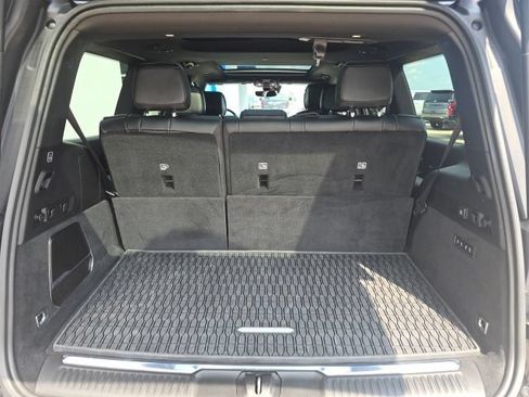 Used 2025 Jeep Grand Wagoneer 4WD image 12