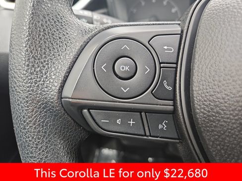 Used 2025 Toyota Corolla LE FWD image 30