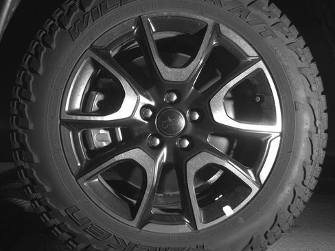 Used 2025 Jeep Compass Trailhawk AWD/4WD image 12