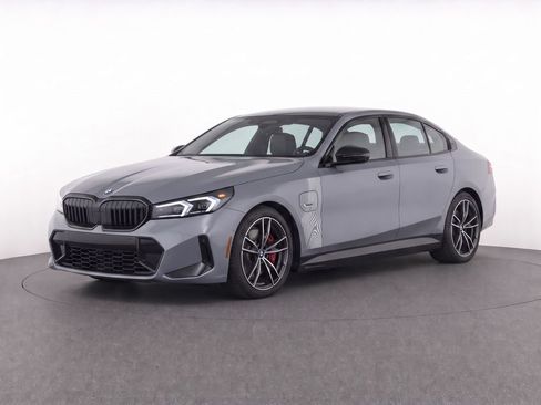 Used 2023 BMW 330e xDrive w/ M Sport Package AWD/4WD image 7