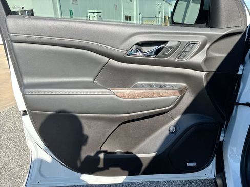 Used 2022 GMC Acadia Denali image 23