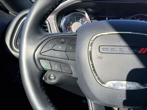 Used 2019 Dodge Challenger SXT image 23