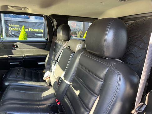 Used 2005 HUMMER H2 w/ Preferred Equipment Group AWD/4WD image 26
