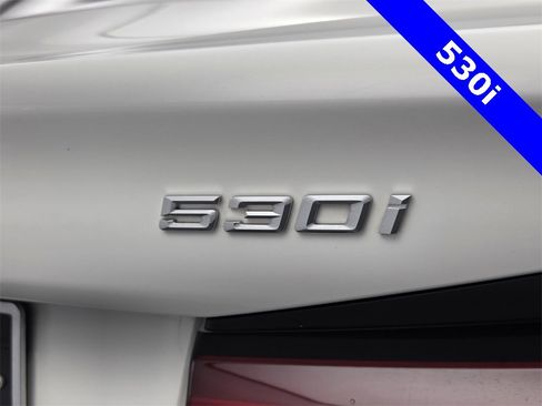 Used 2021 BMW 530i w/ Premium Package image 23