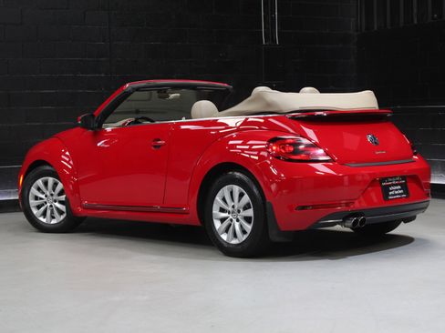 Used 2017 Volkswagen Beetle 1.8T SE FWD image 16