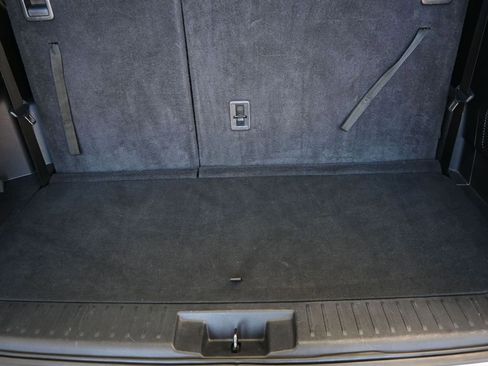 Used 2023 Toyota Highlander XLE image 23