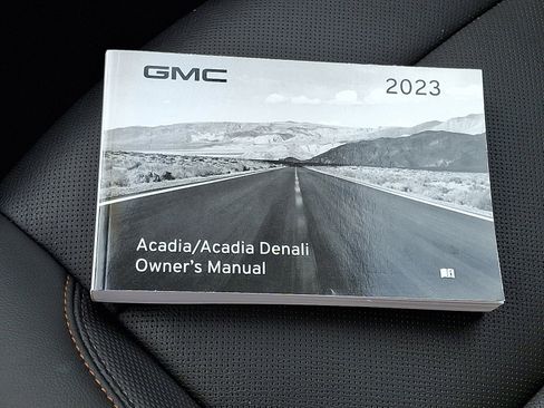 Used 2023 GMC Acadia AT4 w/ Technology Package image 27