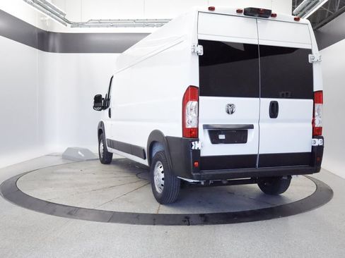 Used 2023 RAM ProMaster 2500 FWD image 3