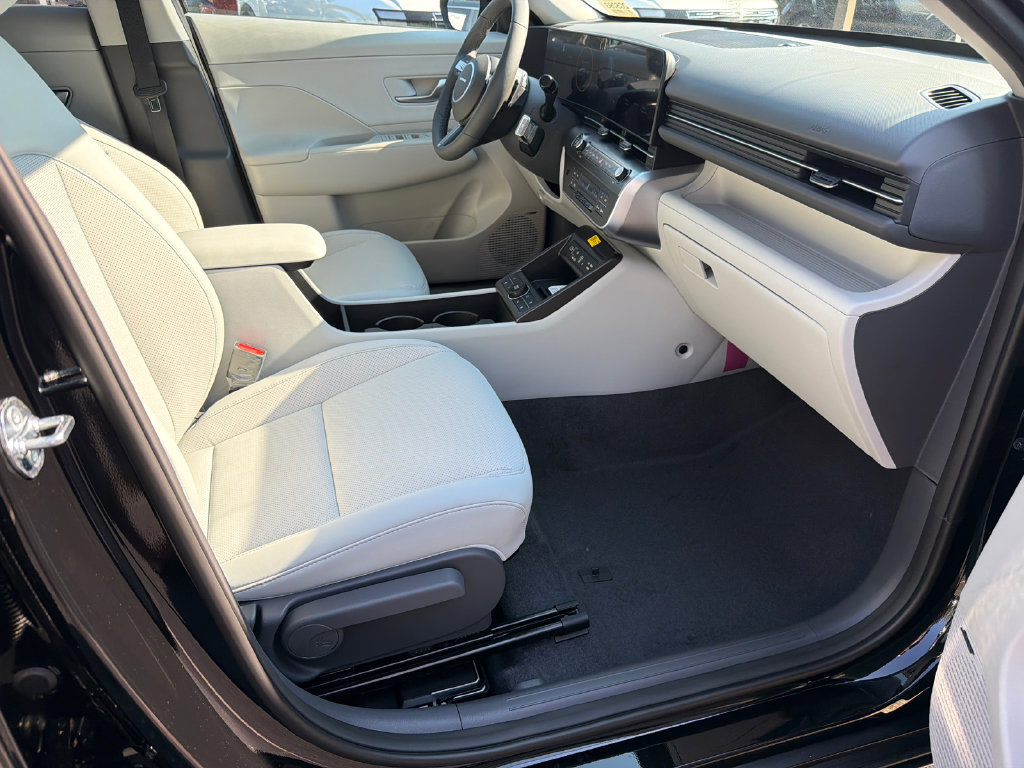New 2027 Hyundai Kona Limited FWD image 13
