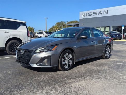 Certified 2025 Nissan Altima 2.5 S image 9