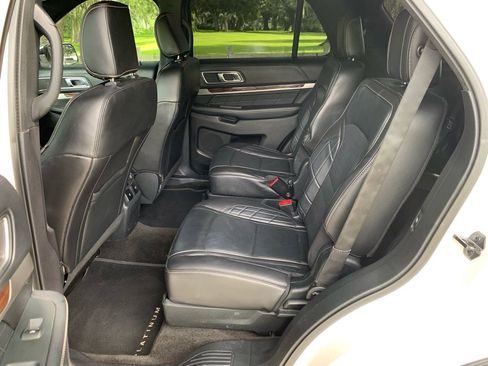 Used 2018 Ford Explorer Platinum image 8