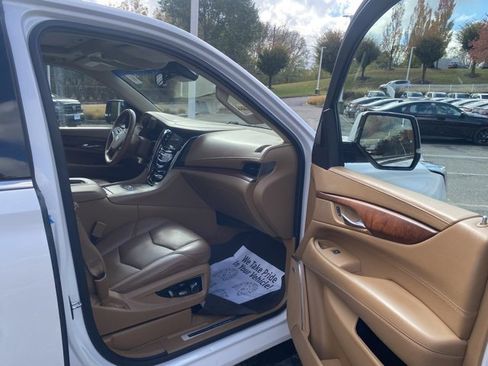 Used 2016 Cadillac Escalade ESV Platinum image 25