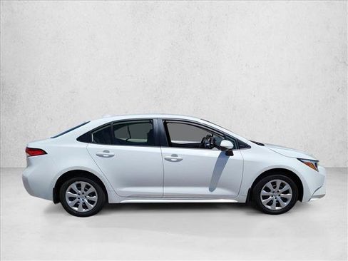 Used 2026 Toyota Corolla LE FWD image 4