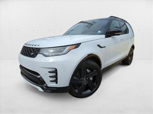 Certified 2024 Land Rover Discovery Dynamic SE image 1