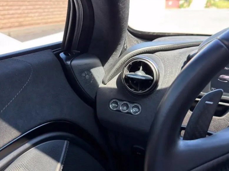 Used 2020 McLaren 720S Performance RWD image 22