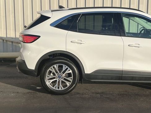 Used 2022 Ford Escape SEL image 17