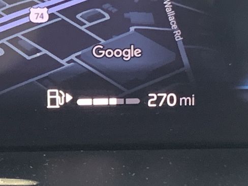 Used 2025 Volvo XC40 B5 Plus image 22