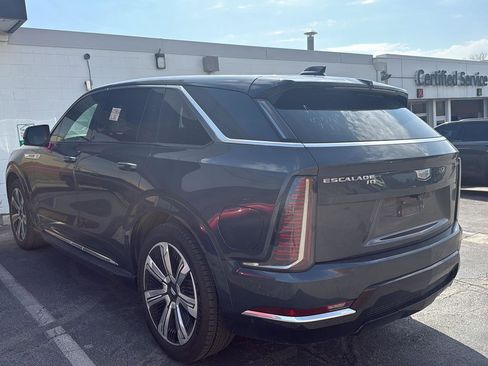 Used 2025 Cadillac Escalade IQ Luxury 2 w/ LPO, Premium Carpet Package image 3