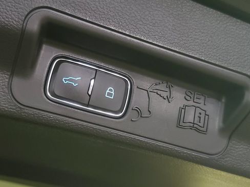 Used 2023 Ford Explorer XLT w/ Equipment Group 202A AWD/4WD image 29