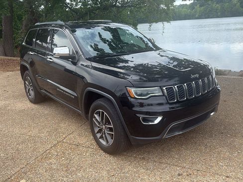 Used 2018 Jeep Grand Cherokee Limited w/ Luxury Group II AWD/4WD image 2