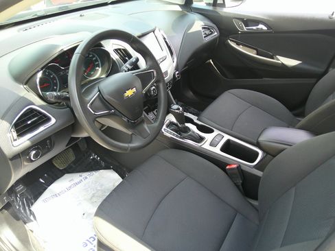 Used 2017 Chevrolet Cruze LS image 34