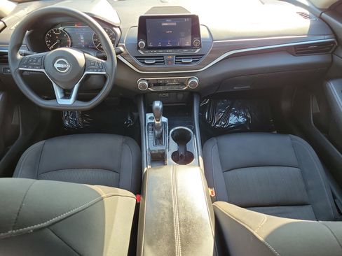 Certified 2024 Nissan Altima 2.5 SV FWD image 22