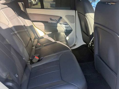 Used 2023 Land Rover Range Rover SE image 12