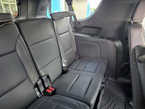 Used 2024 Chevrolet Suburban Premier AWD/4WD image 13