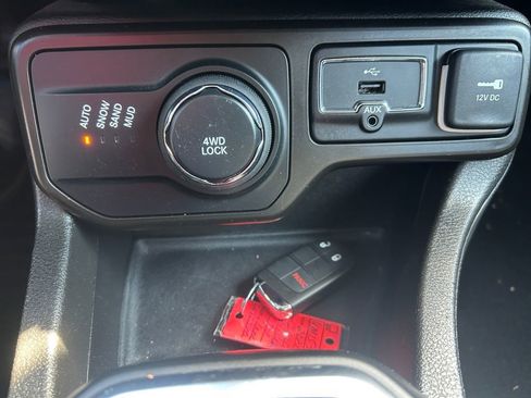 Used 2021 Jeep Renegade Sport image 21