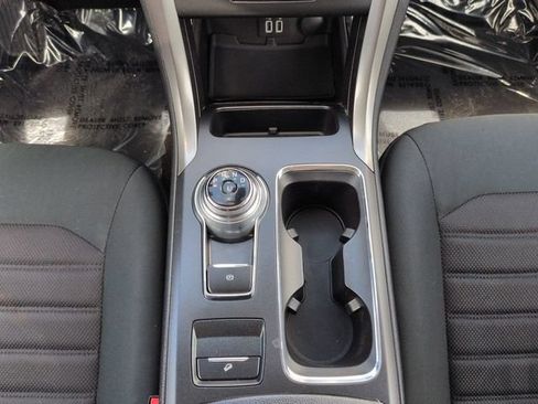 Used 2020 Ford Fusion SE FWD image 18