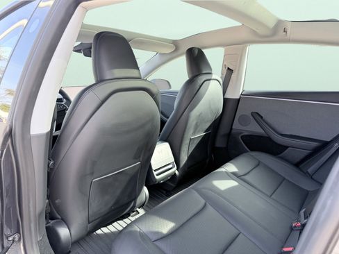 Used 2025 Tesla Model 3 Long Range image 40