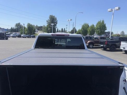 Used 2022 GMC Sierra 1500 SLT w/ SLT Convenience Package AWD/4WD image 13