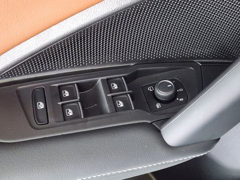 New 2026 Volkswagen Tiguan SEL R-Line AWD/4WD image 15