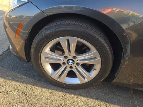 Used 2017 BMW 330i Sedan RWD image 3