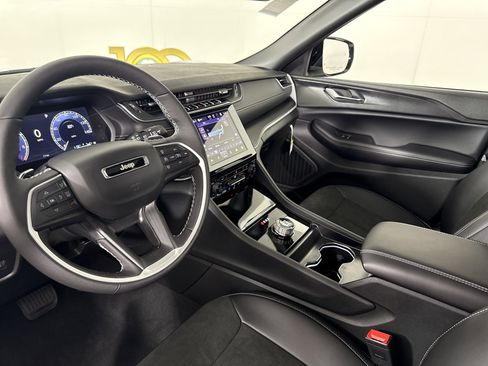 New 2025 Jeep Grand Cherokee L Altitude image 27