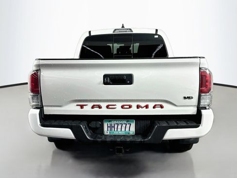 Used 2022 Toyota Tacoma TRD Sport AWD/4WD image 6