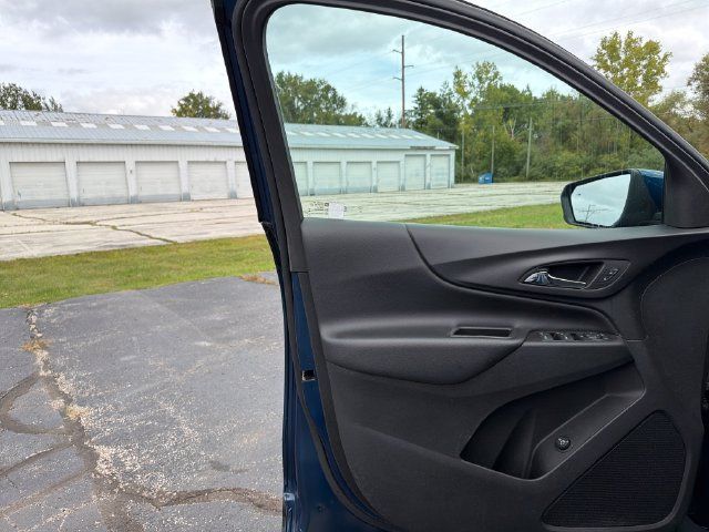 Used 2020 Chevrolet Equinox LT w/ Driver Convenience Package FWD image 16
