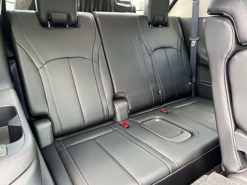 Used 2023 INFINITI QX60 Luxe w/ Performance Audio Package AWD/4WD image 16