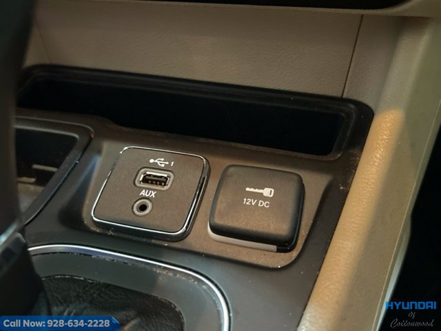 Used 2019 Jeep Cherokee Latitude w/ Popular Appearance Group FWD image 32