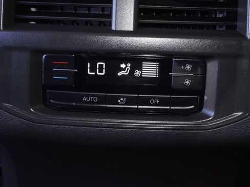 Used 2022 Volkswagen Atlas SE AWD/4WD image 13
