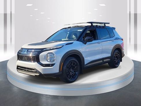 New 2026 Mitsubishi Outlander AWD image 3