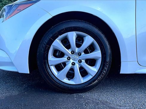 Used 2023 Toyota Corolla LE FWD image 9