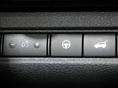 Used 2025 Nissan Pathfinder SV AWD/4WD image 14
