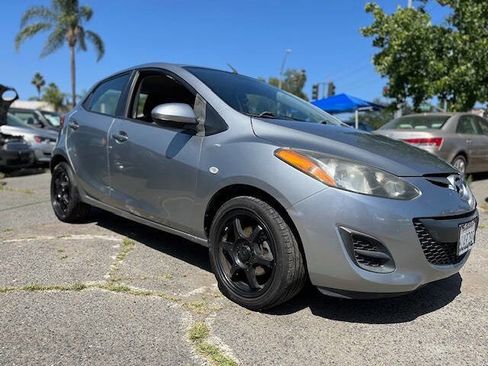 Used 2012 MAZDA MAZDA2 Sport image 2