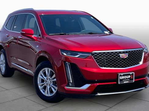 Used 2025 Cadillac XT6 Luxury FWD image 3
