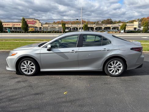 Used 2024 Toyota Camry LE image 12