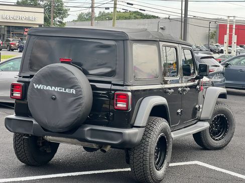 Used 2018 Jeep Wrangler Unlimited Sport AWD/4WD image 8