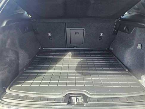 Used 2023 Volvo XC40 B5 Plus w/ Protection Package Premier image 16